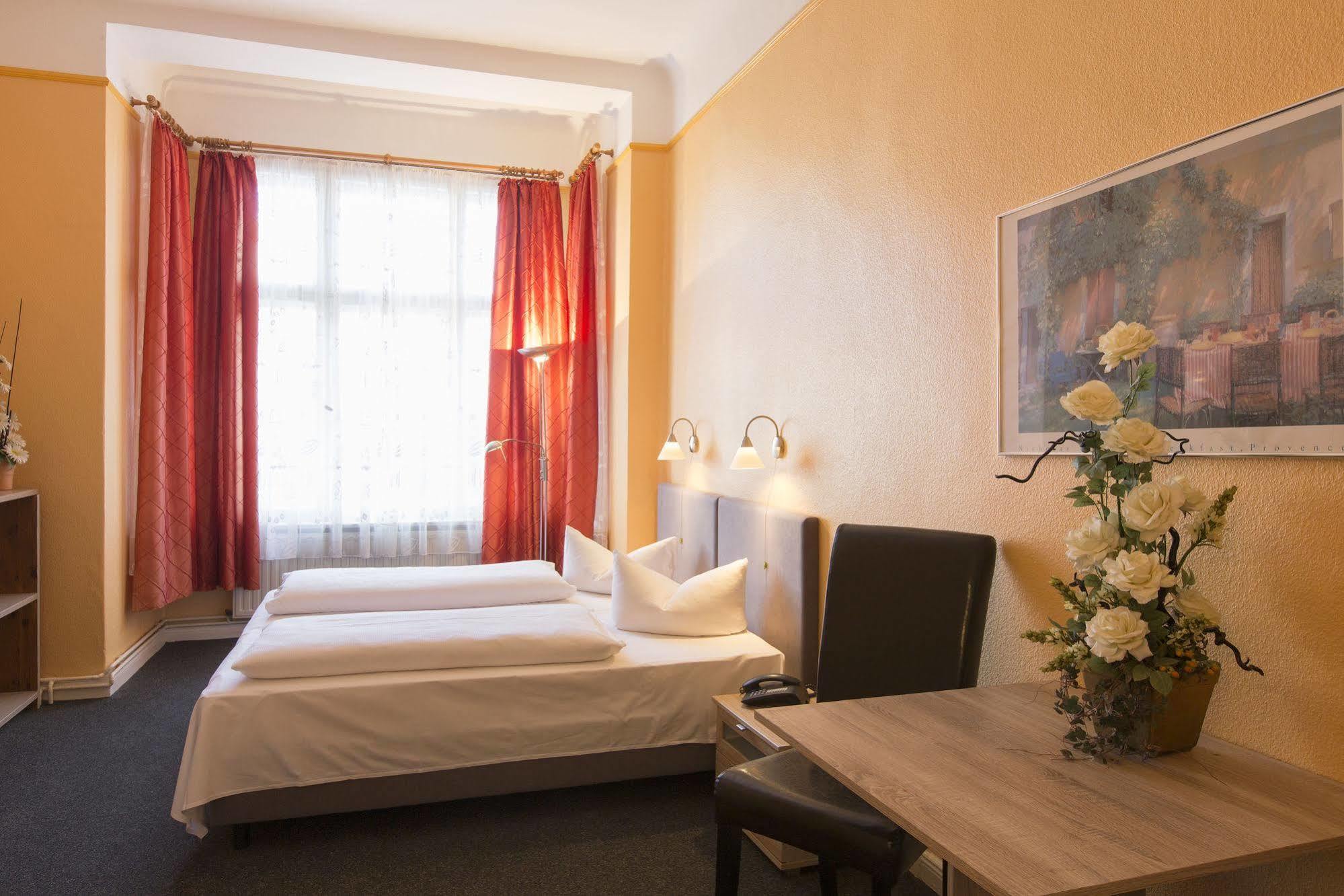 Hotel Am Hermannplatz Берлин Экстерьер фото