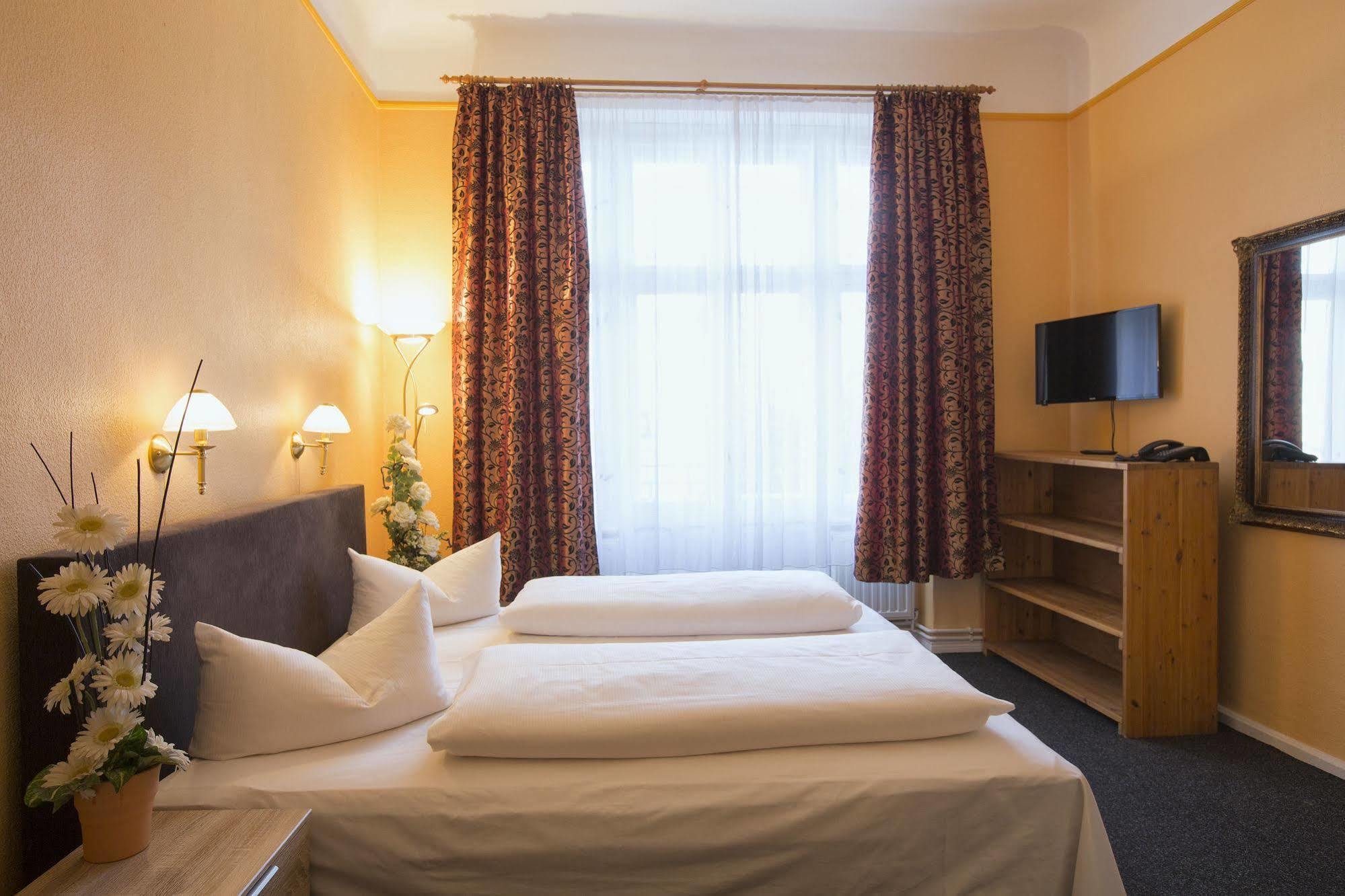 Hotel Am Hermannplatz Берлин Экстерьер фото
