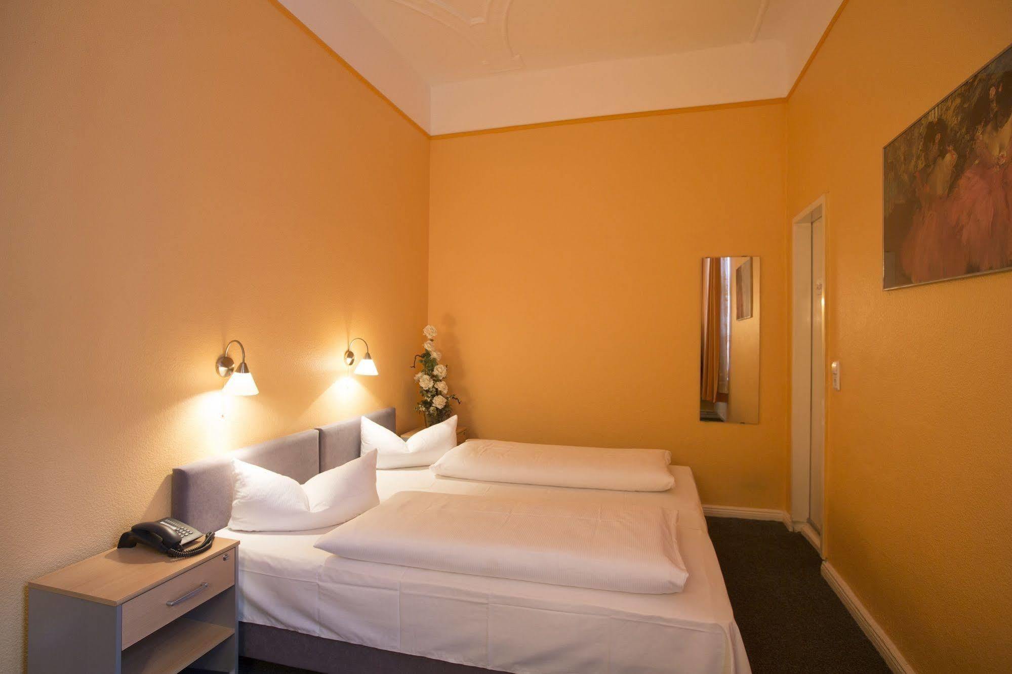 Hotel Am Hermannplatz Берлин Экстерьер фото