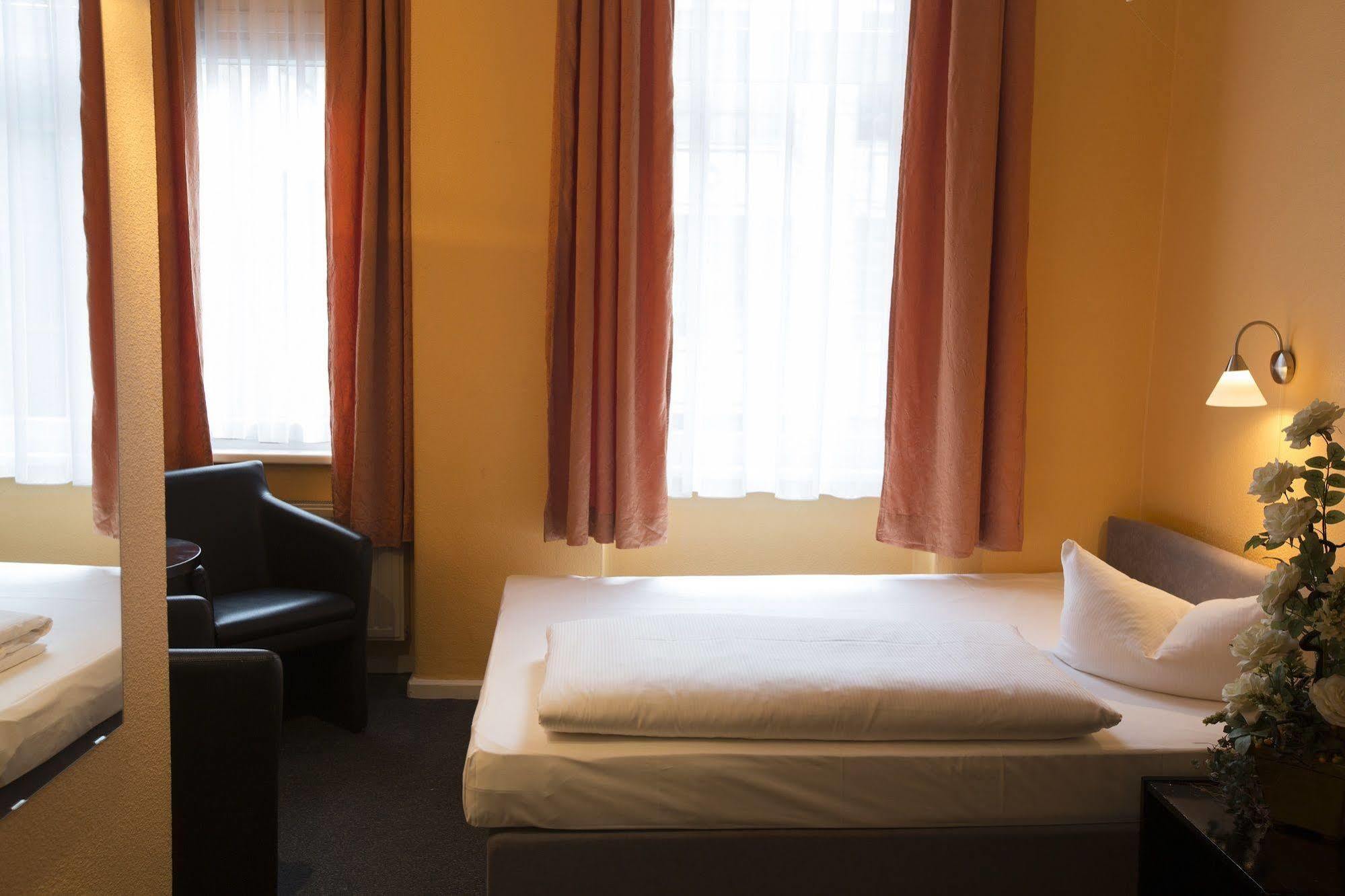 Hotel Am Hermannplatz Берлин Экстерьер фото