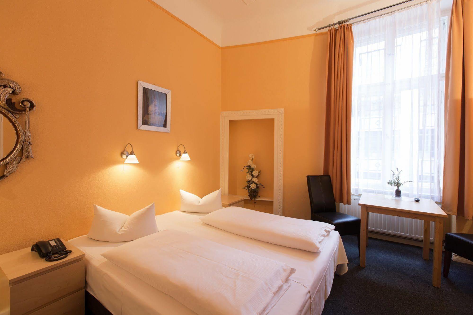 Hotel Am Hermannplatz Берлин Экстерьер фото