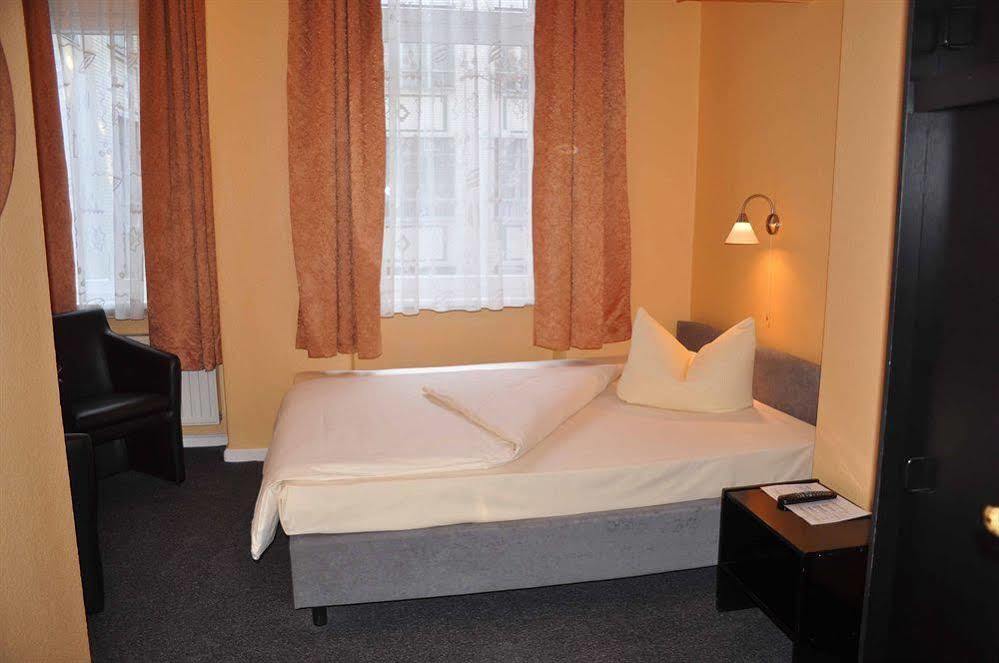 Hotel Am Hermannplatz Берлин Экстерьер фото